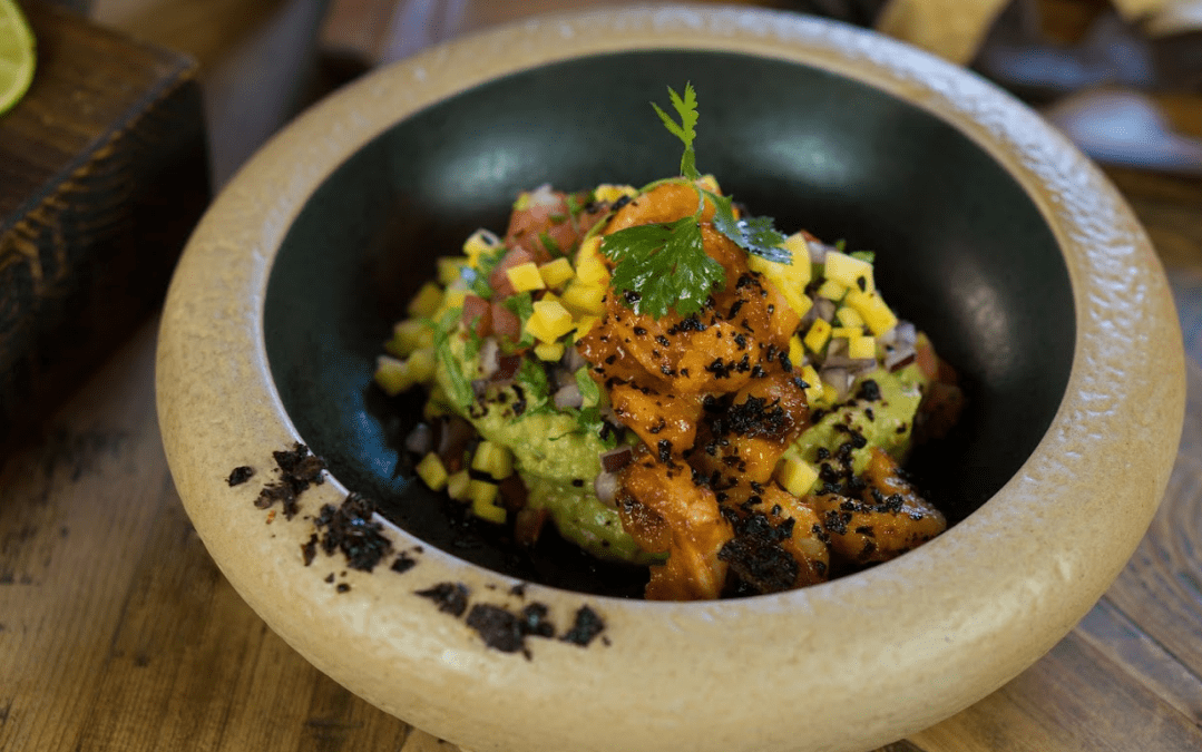 Disfruta de una de nuestras especialidades, el tartar de atún